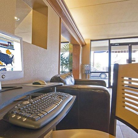 Americas Best Value Inn & Suites Конуей Екстериор снимка