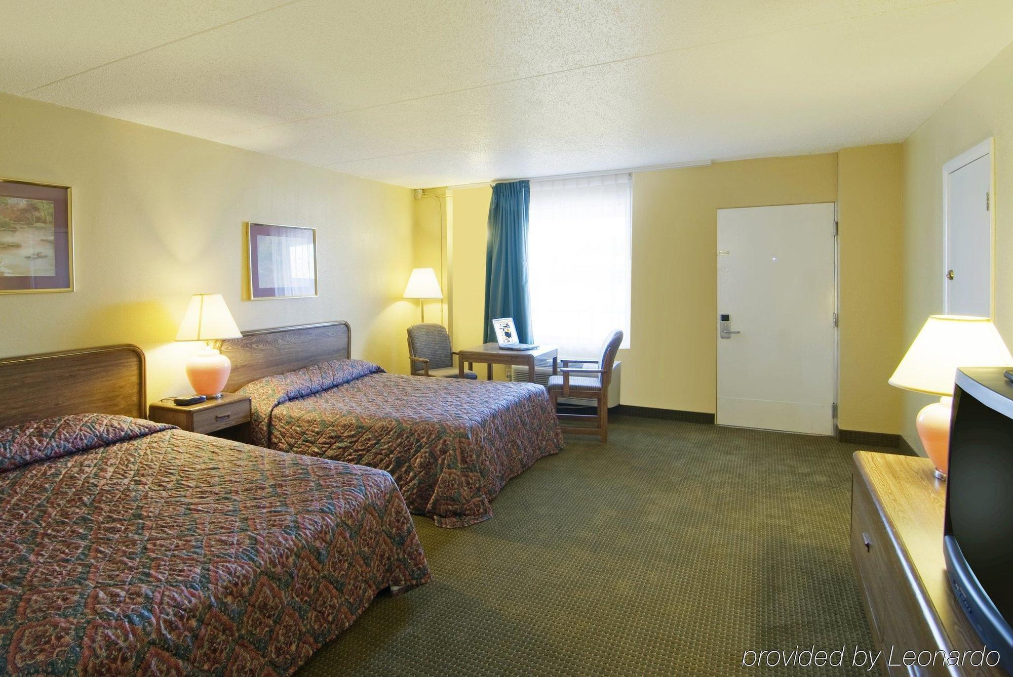 Americas Best Value Inn & Suites Конуей Екстериор снимка