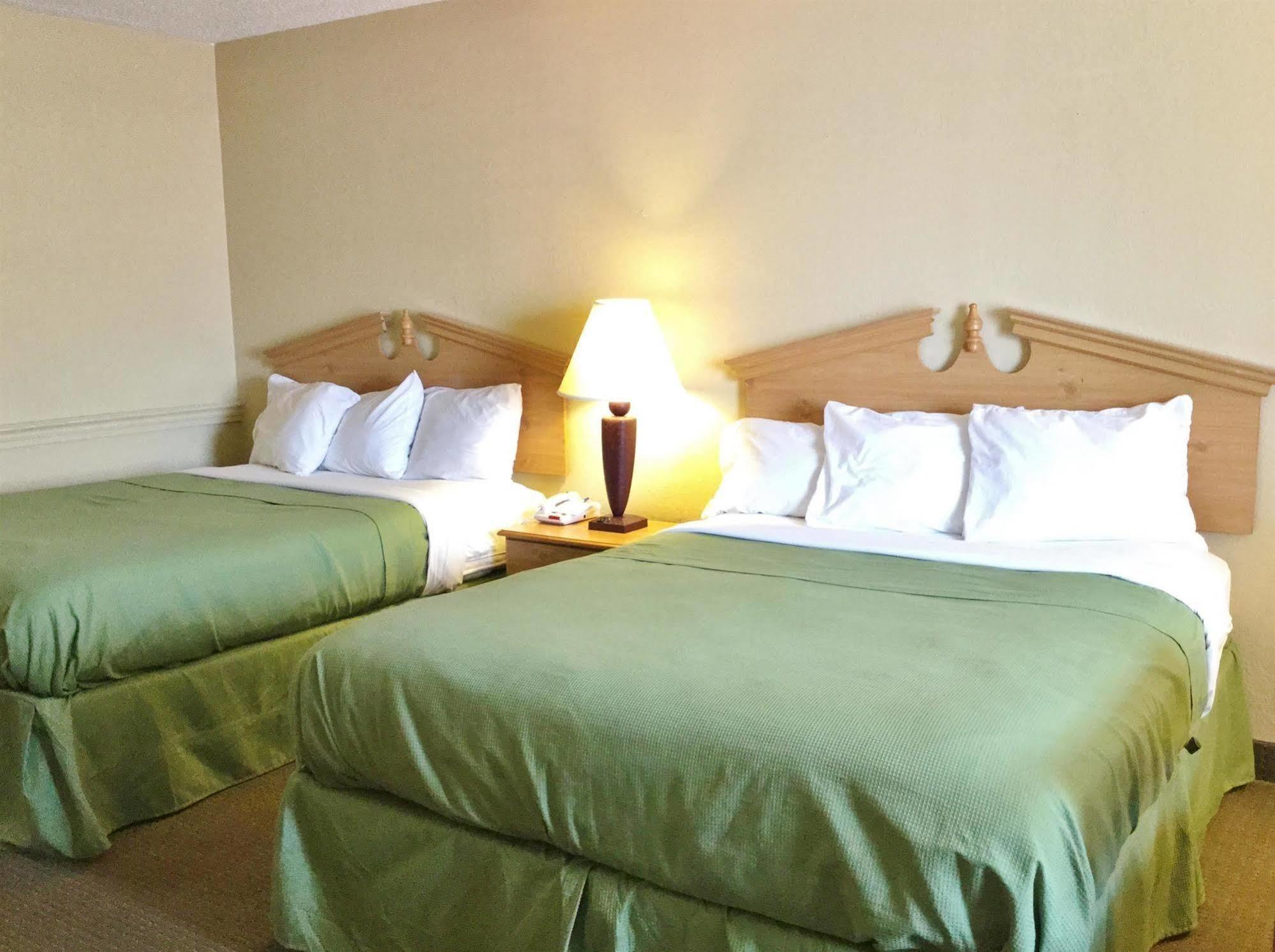 Americas Best Value Inn & Suites Конуей Екстериор снимка