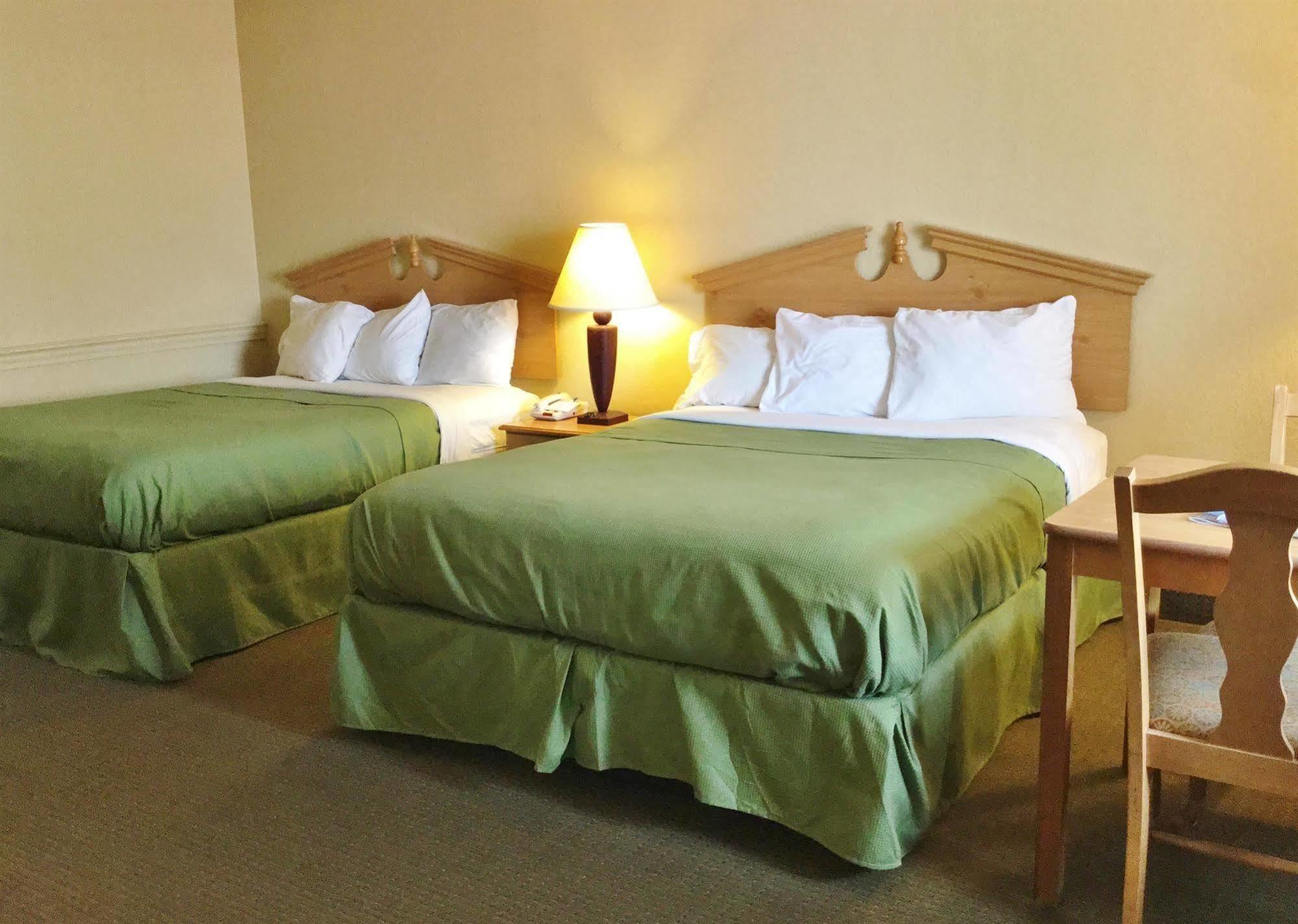 Americas Best Value Inn & Suites Конуей Екстериор снимка